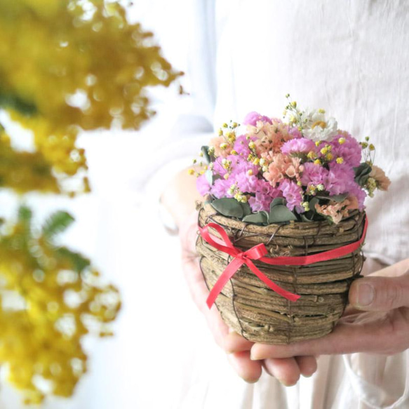 母の日フラワー【特集掲載】pure feminine mini flower basket　ギフトドライフラワー　母の日 4枚目の画像