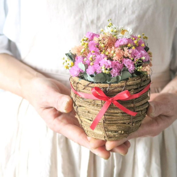 母の日フラワー【特集掲載】pure feminine mini flower basket　ギフトドライフラワー　母の日 6枚目の画像