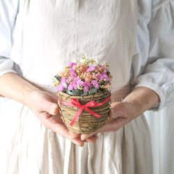 母の日フラワー【特集掲載】pure feminine mini flower basket　ギフトドライフラワー　母の日 3枚目の画像