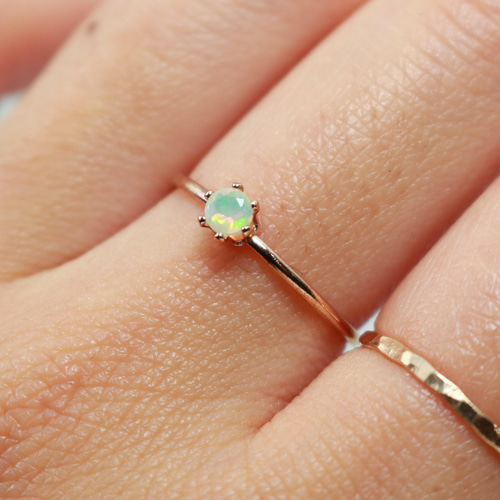 14kgf 】天然 エチオピア オパールのリング・指輪／珍しいダイアモンド