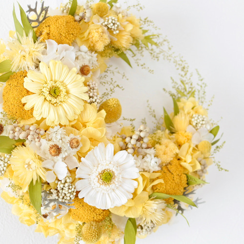 ガーベラと黄色の三日月リース25㎝ プリザーブドフラワー ドライ