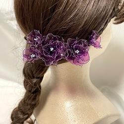 お花のヘアアクセサリー　５輪　～赤紫～ ディップアート 2枚目の画像