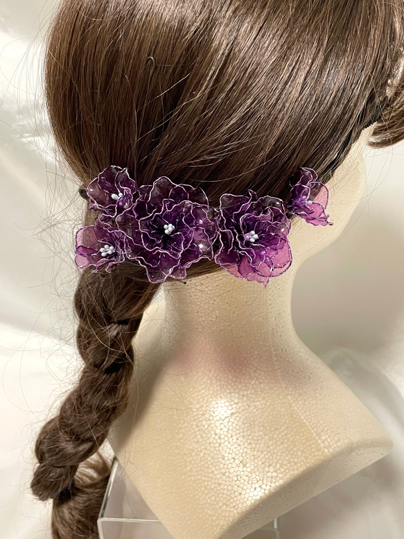 お花のヘアアクセサリー　５輪　～赤紫～ ディップアート 2枚目の画像