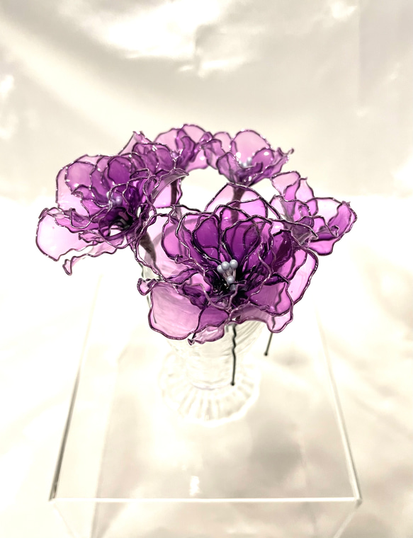 お花のヘアアクセサリー　５輪　～赤紫～ ディップアート 1枚目の画像