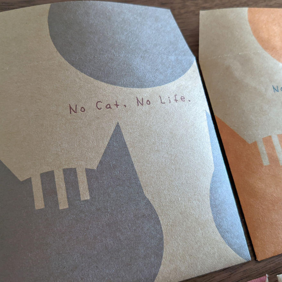 【猫ぽち袋10枚セット＜No Cat,No Life.＞】２つ折りにしたお札がぴったり入る、茶とら印のポチ袋です。 9枚目の画像
