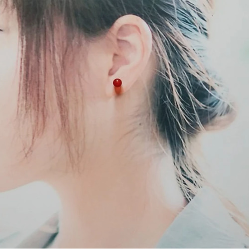 天然石 丸玉6mm レッドアゲート（赤めのう）の樹脂ポストピアス（金属