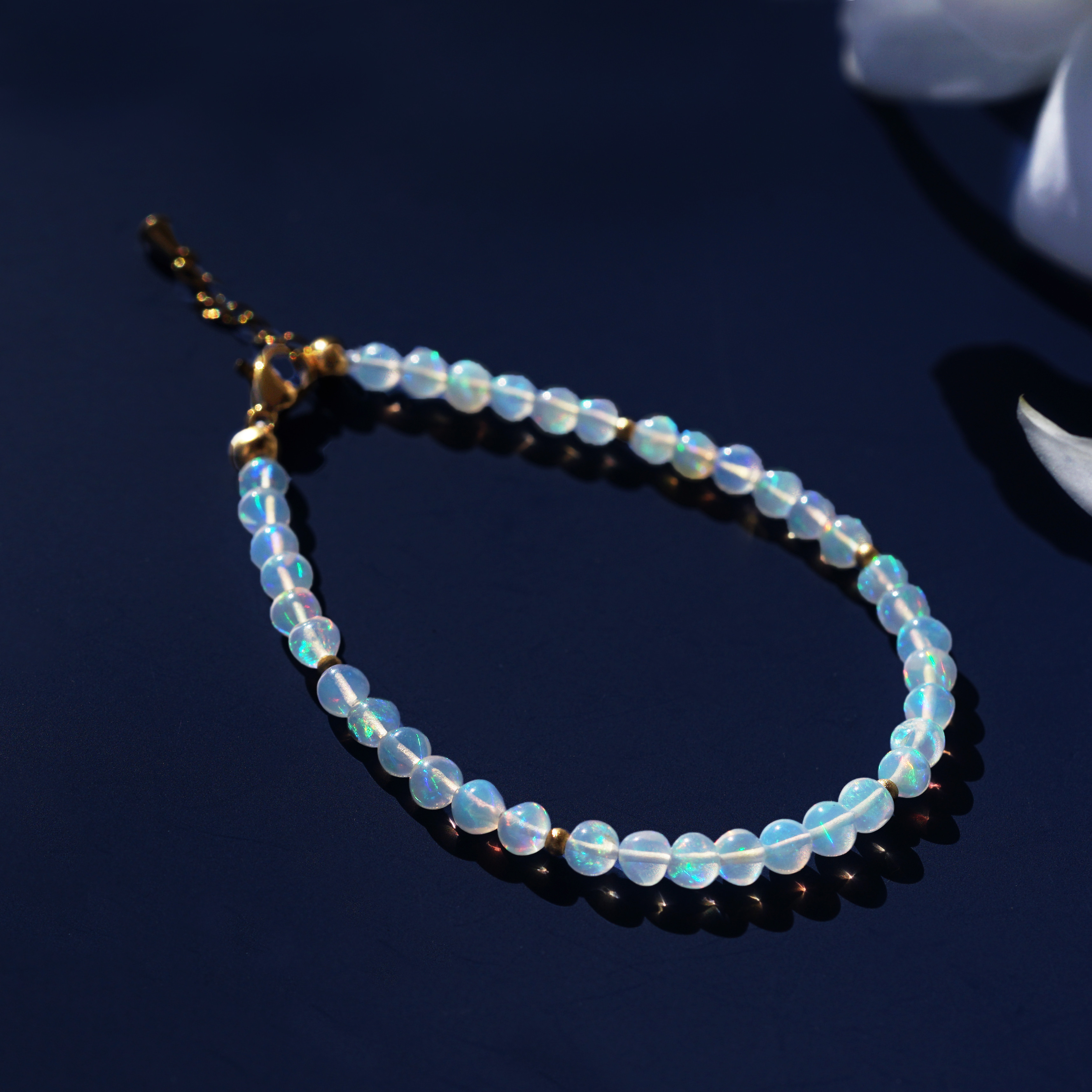 極上オパールが連なる幸せのブレスレット  ～星雲（せいうん）