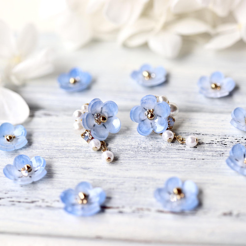 ネモフィラひと粒＊ピアス／イヤリング （アイスブルー、水色） ピアス