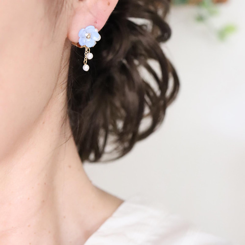 ネモフィラひと粒＊ピアス／イヤリング （アイスブルー、水色） ピアス