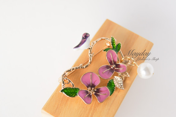 『優雅なブローチシリーズ　鳥とお花のブローチ』 2枚目の画像