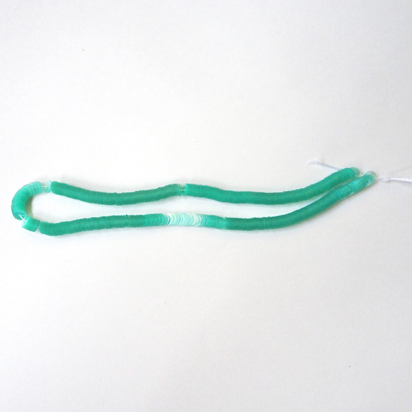 フランス製 スパンコール 4mm 透明 ペールグリーン #PA06-P.GR / オートクチュール刺繍 リュネビル刺繍 2枚目の画像