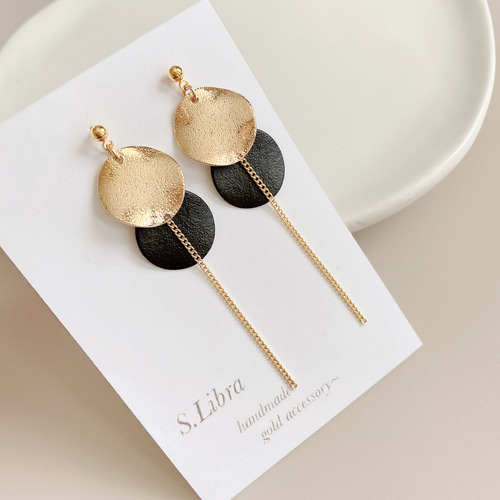 ピアス・黒black*goldブラックゴールドラウンドメタルロングチェーン