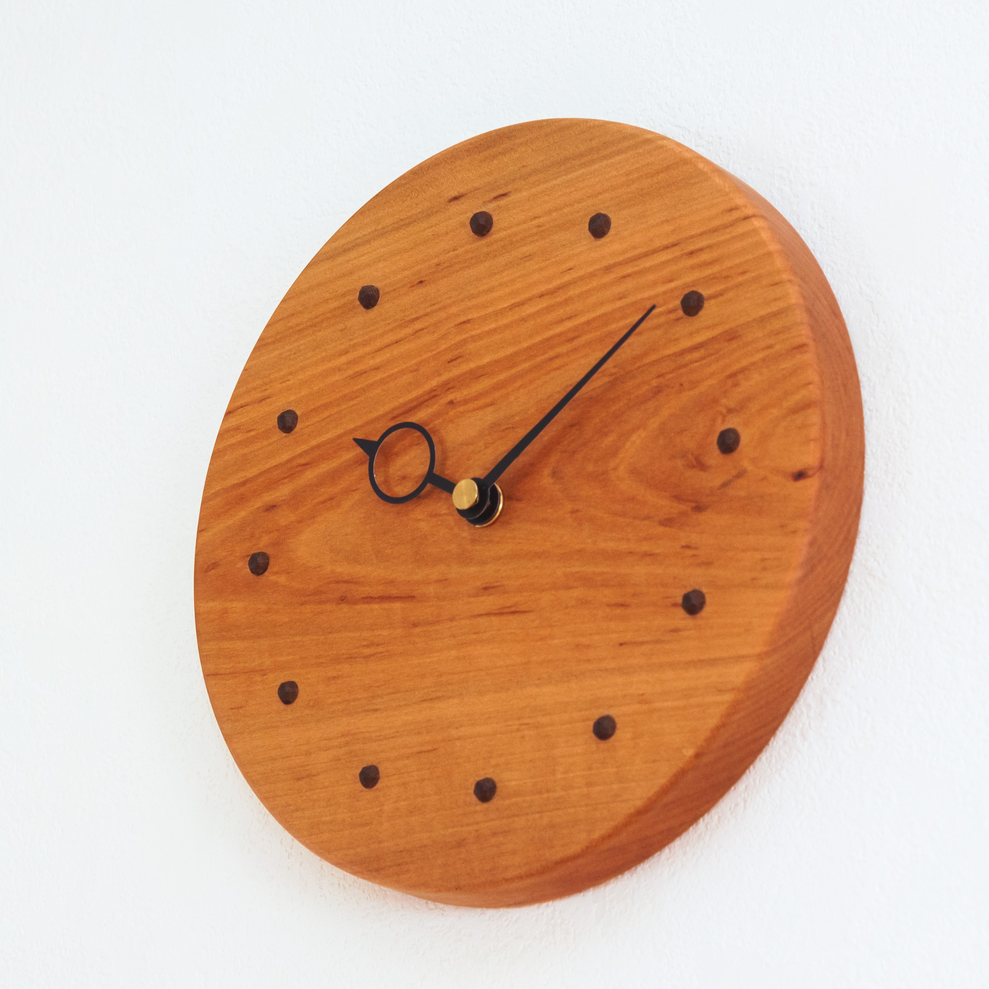 サクラの円形壁掛け時計