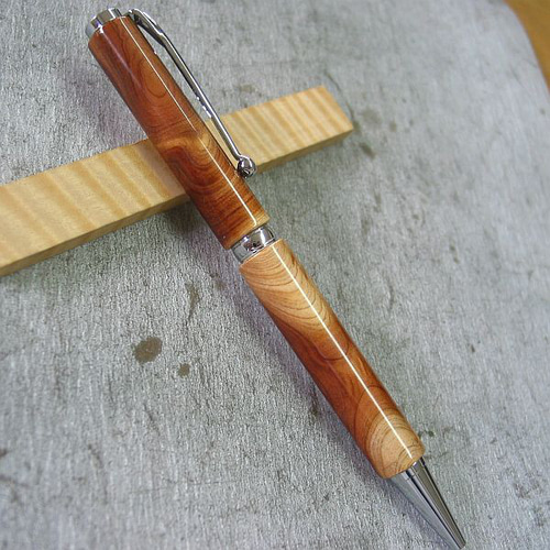 樫】スポルテッド木軸ボールペン 自然が作る模様が素敵【即日