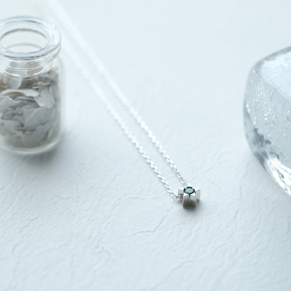 エメラルド 極小 星 ネックレス シルバー925