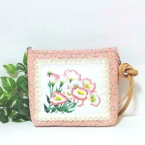 刺繍花　トルコキキョウ　手鞠 刺繍ショルダー「トルコキキョウ」 ショルダーバッグ 布遊び