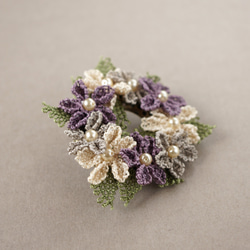 [ぬい針と絹糸で編んだ可憐なお花]シルクイーネオヤ(トルコ刺繍･レース)お花がぎっしりリース型のブローチ 3枚目の画像