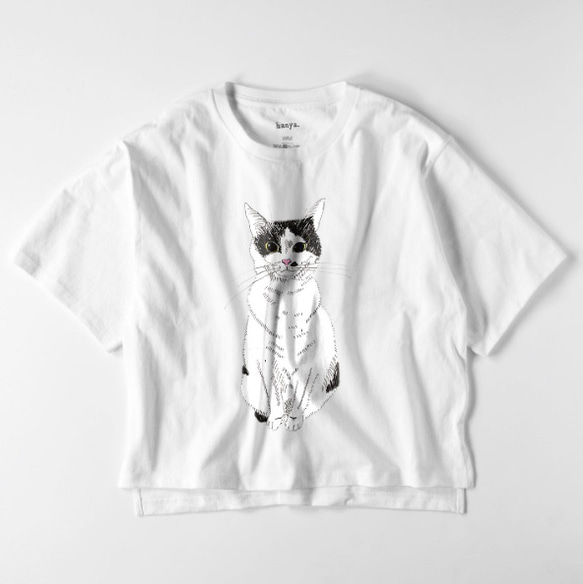 みーこ　おすわり　オーバーサイズTシャツ　猫　イラスト　ゆったり　ゆるかわ　白黒猫　保護猫　レディース 1枚目の画像