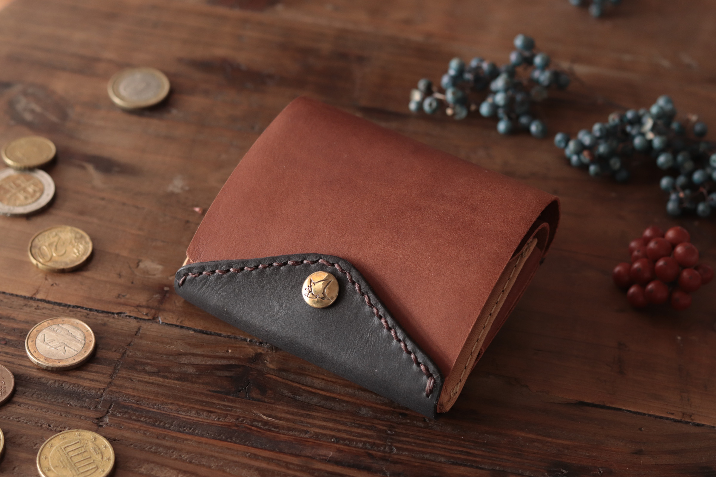 【現品販売･4月閉店】ブラウンすべてが丸見えKAMABOKO wallet】牛革・手の平サイズでコンパクト・オイルレザー