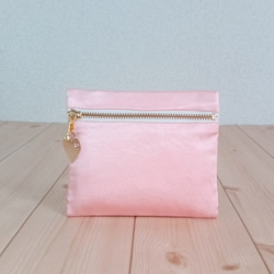 チャーム付きサテンポーチ フラット ミニ ピンク 529 ポーチ M