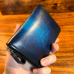 革の手染め-ラウンドファスナー財布 / ブルー（青+紺） 4枚目の画像