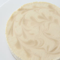 グルテンフリー ヴィーガンスイーツ RAW塩バニラケーキ18cmホール 卵・乳製品、動物性食品不使用 1枚目の画像
