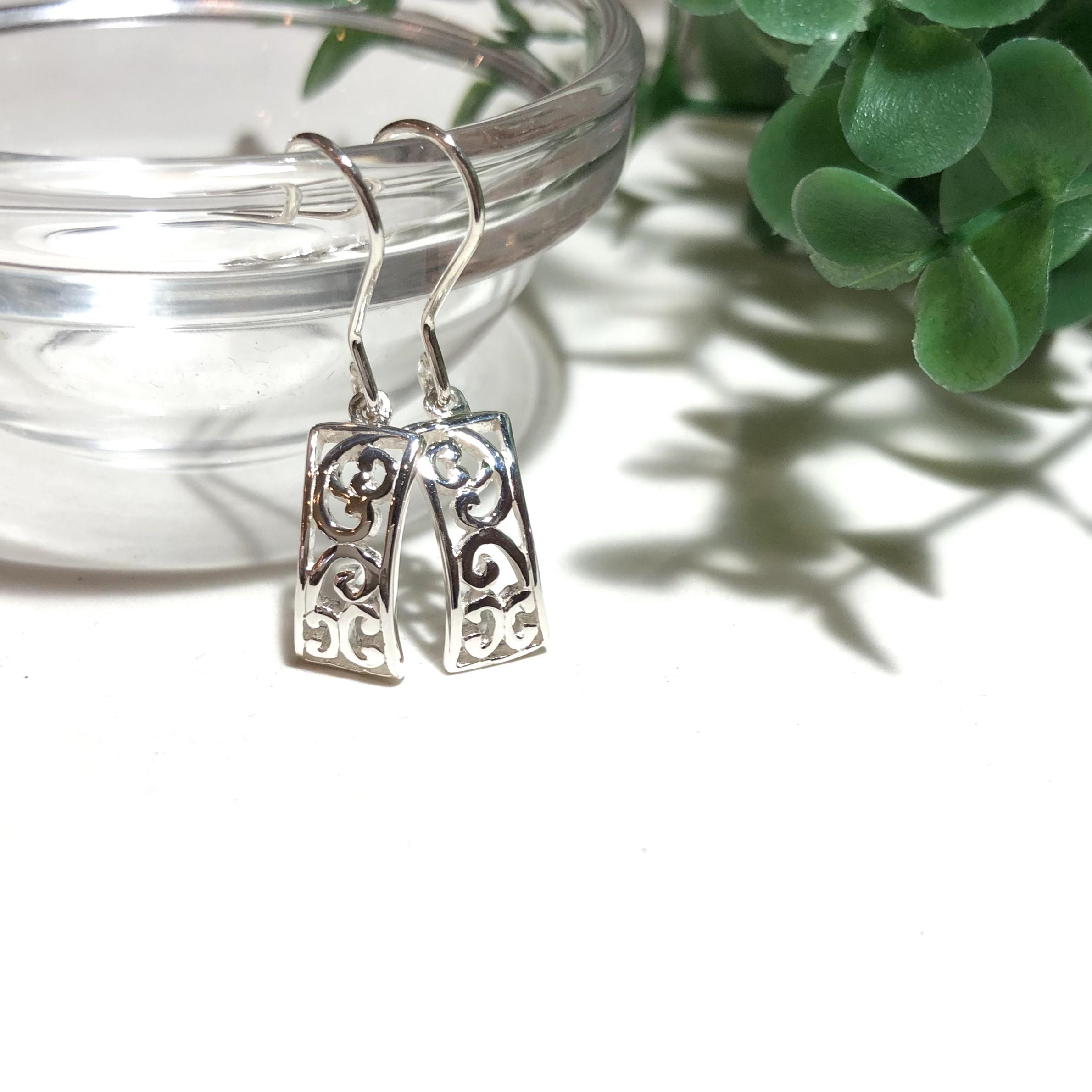 純銀製＊透かし唐草模様のピアス フックタイプ