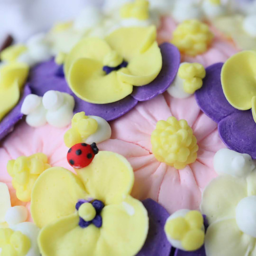 5号サイズ お花いっぱいののドーム型ケーキ（バタークリームケーキ