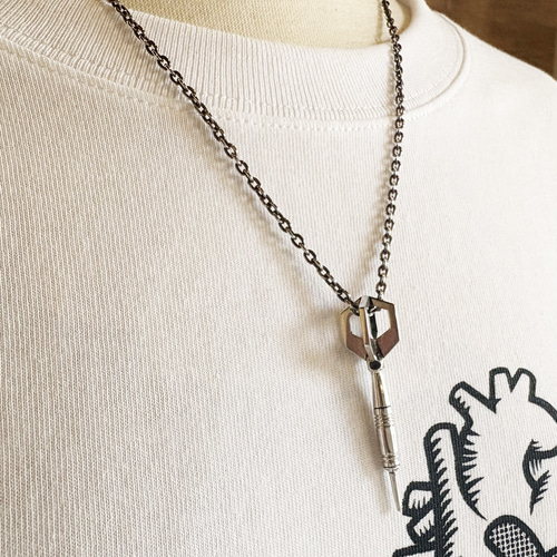 超リアル！ ダーツのシルバーペンダント「REAL DARTS PENDANT