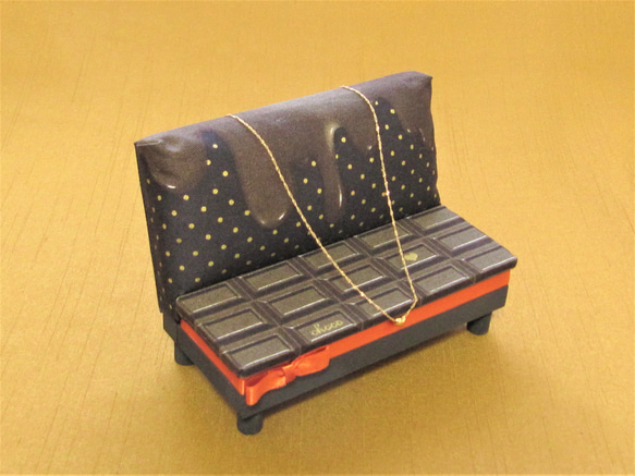 板チョコ＆とろけるチョコレート　ミニチュアソファ 4枚目の画像