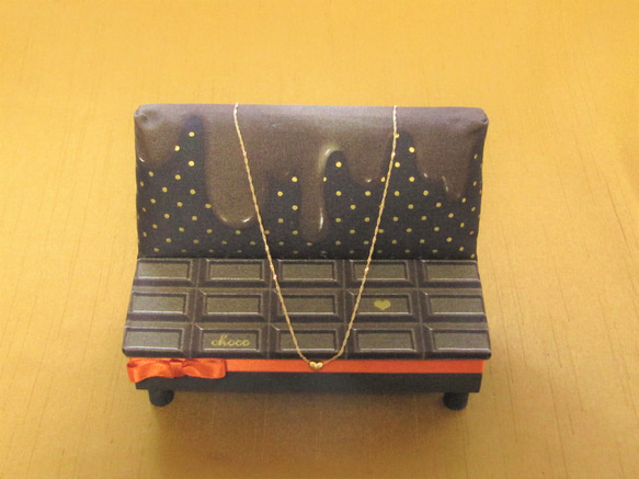 板チョコ＆とろけるチョコレート　ミニチュアソファ 2枚目の画像