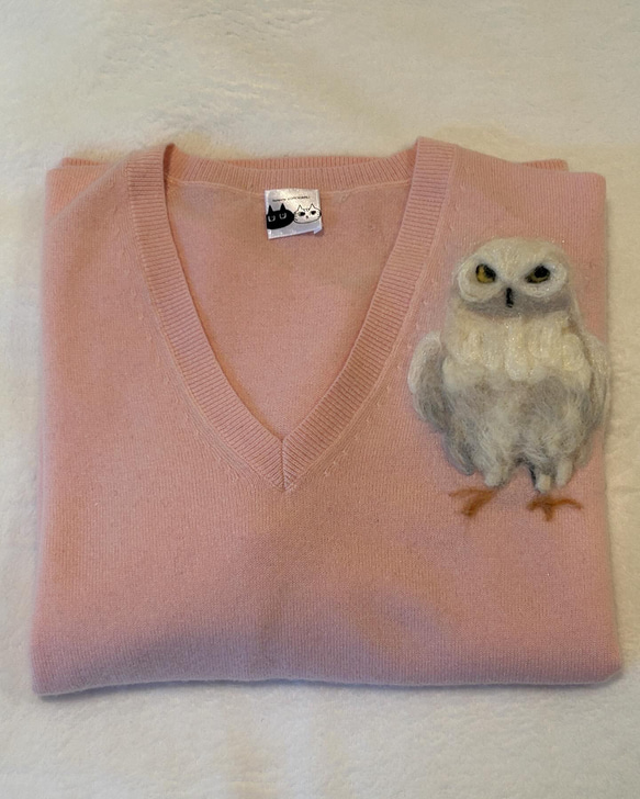 受注制作　お絵描き刺繍　中: お手持ちのニットに羊毛で刺繍をいたします 17枚目の画像