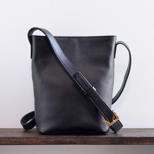 バケツ型 ショルダーバッグ 本革 シュリンクレザー レディース