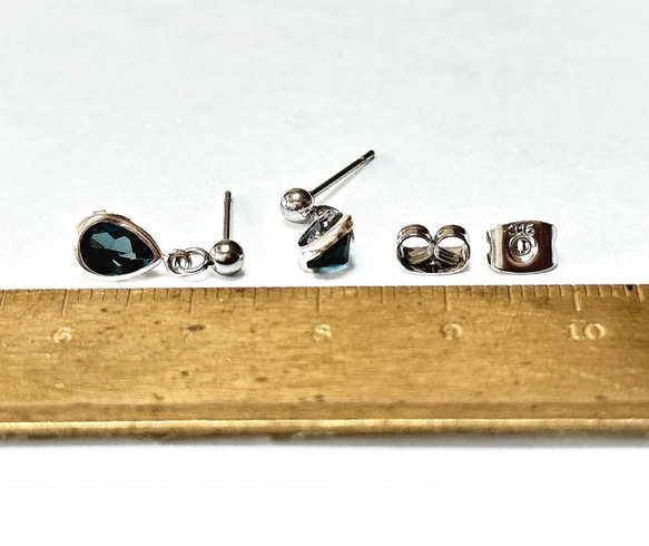 11月の誕生石　再入荷！〜シックブルーの雫〜 ロンドンブルートパーズのドロップカットピアス サージカルステンレス316L 10枚目の画像