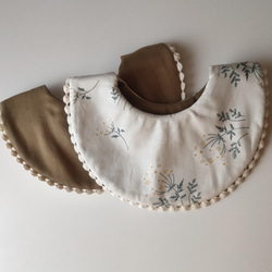 lehtiä　lace flower bib スタイ 2枚目の画像