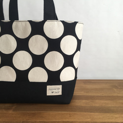 Canvas mini tote（黑色大圓點） 第6張的照片