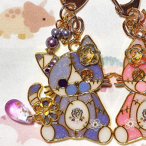 受注生産】ハンドメイド/レジンアクセサリー/ツギハギネコ猫