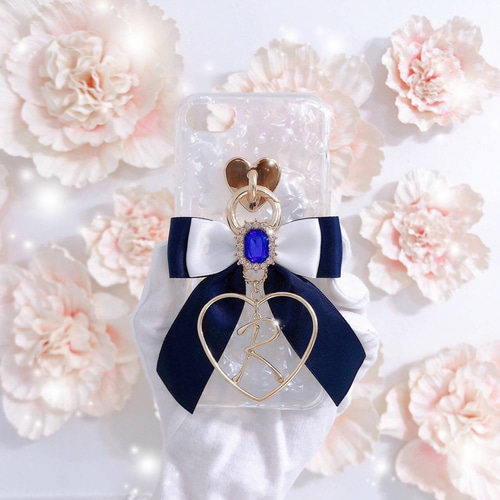 うるっときらめく♡シェルモチーフスマホケース ホワイト うるっときらめく♡シェルモチーフスマホケース ホワイト