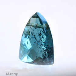 天然石モスカイヤナイト14kgf ペンダントネックレス トリトンカット「インクルージョンの魅力」ディープブルーカラー 5枚目の画像