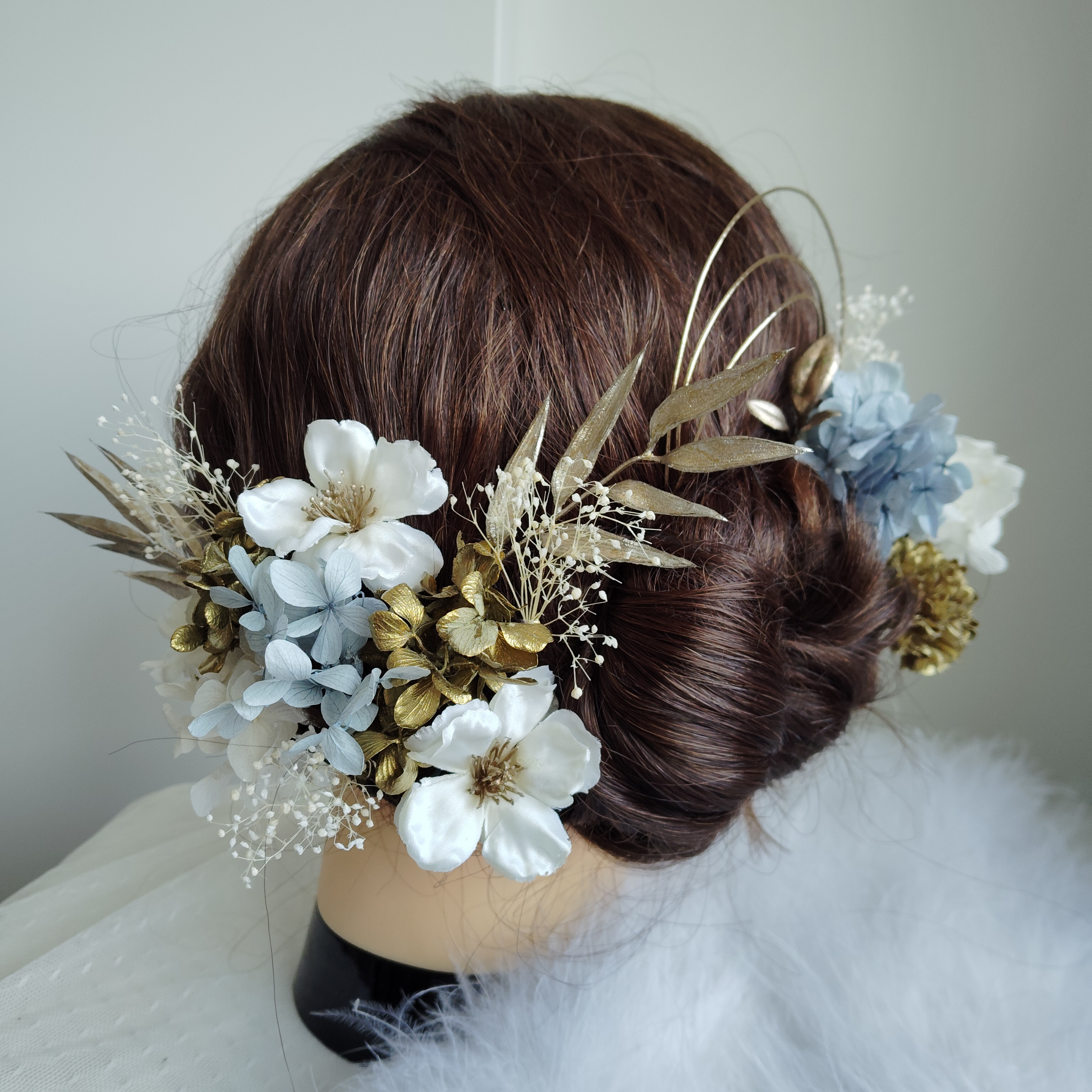 春静＿＿林檎の花の髪飾り　卒業式　成人式 　結婚式　髪飾り 　色打掛　振袖　着物　袴　和装　くすみブルー　くすみ青　白金