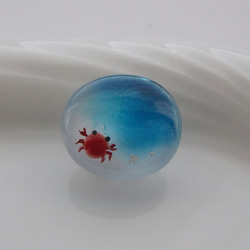 海とカニ　ガラス　帯留め　小ぶり　海色　海　蟹　かに　ヘアゴム　ブローチ 1枚目の画像