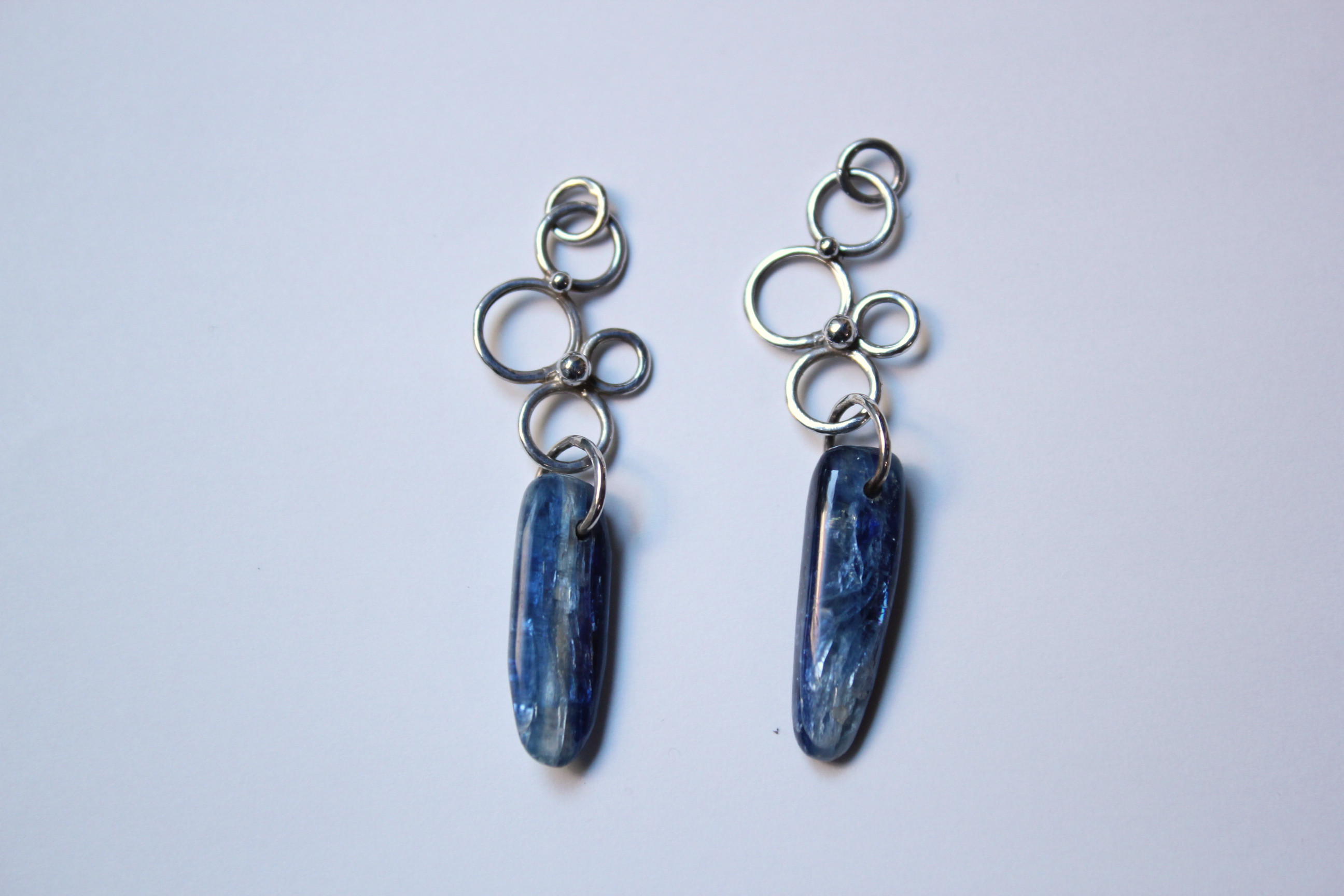 ネパール産　カイヤナイトの泡ペンダントトップ/silver/azur