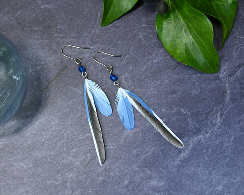 149 ブローチシリーズトカゲちゃん　ハンドメイド　ピアスorイヤリング 水玉模様トカゲの片耳ピアス トカゲの形をしたユニークなレジン