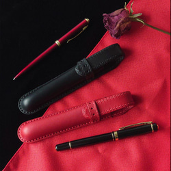 革の手縫いドーム型 ペンケース【3色カラー選択】名入れ可 絞りペンケース・一本挿し ※袋ラッピング無料 7枚目の画像