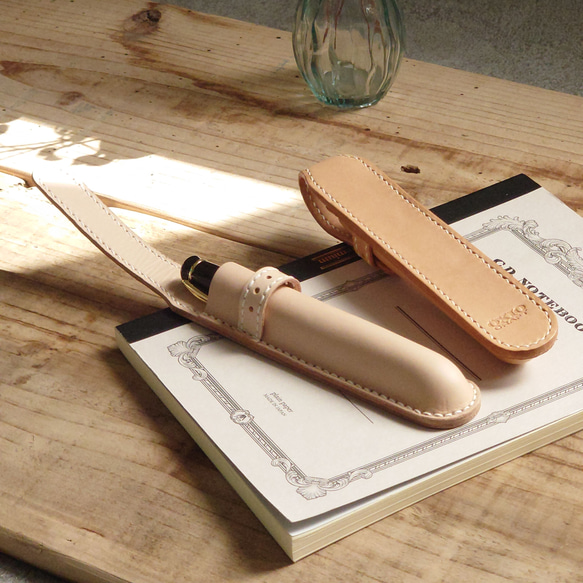 革の手縫いドーム型 ペンケース【3色カラー選択】名入れ可 絞りペンケース・一本挿し ※袋ラッピング無料 11枚目の画像