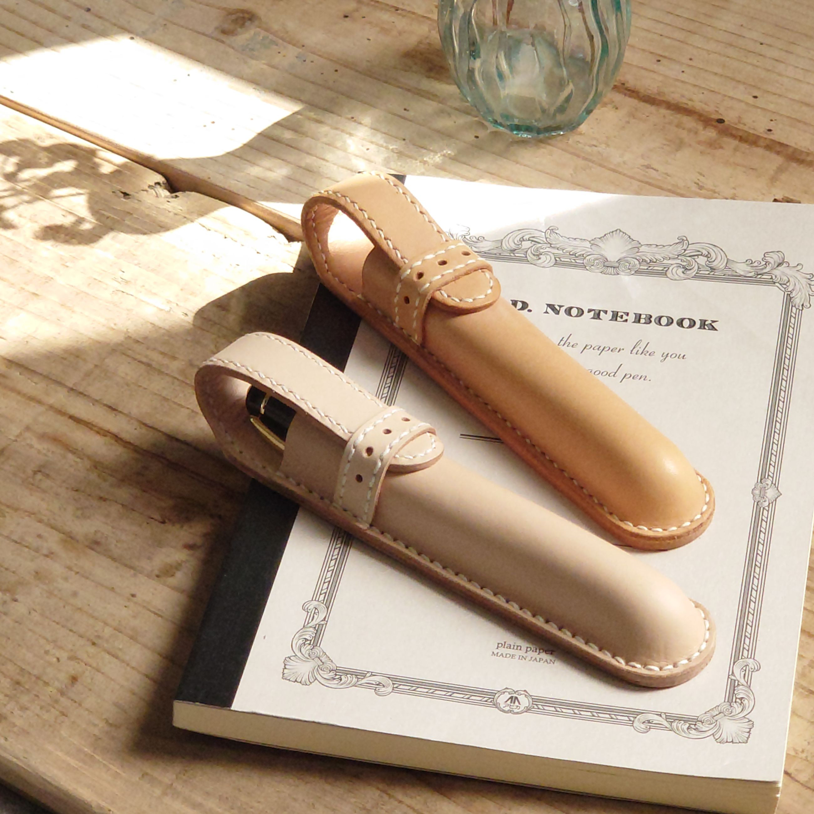 革の手縫いドーム型 ペンケース【3色カラー選択】名入れ可 絞りペンケース・一本挿し ※袋ラッピング無料