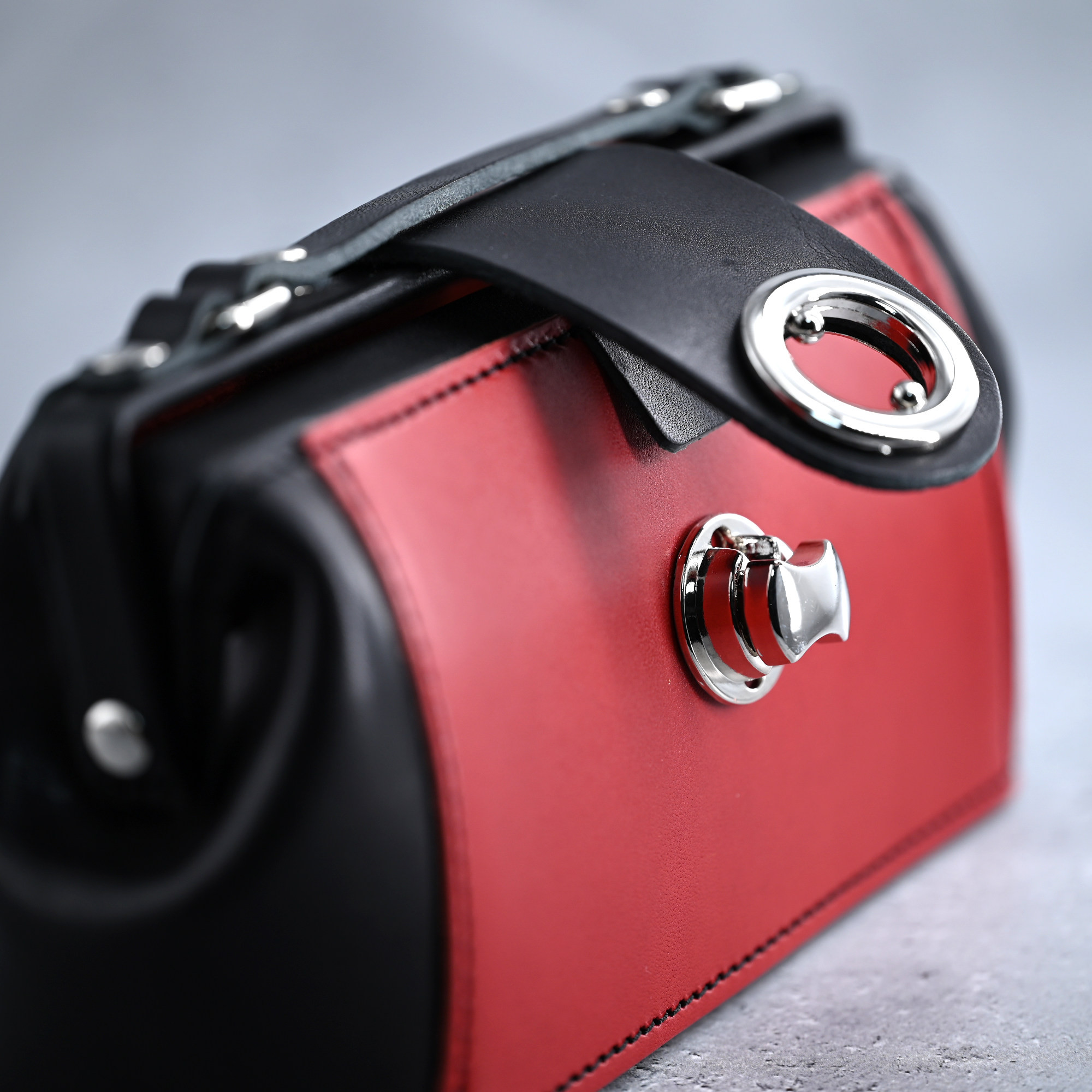 ダレスバッグ型ポーチ　ペンケース　【カラーオーダー】　ヌメ革