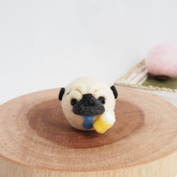 羊毛フェルト　　だるまパグさん　拒否パグさん 受注製作】なりきりカエルのまゆパグ(フォーン・黒) 羊毛