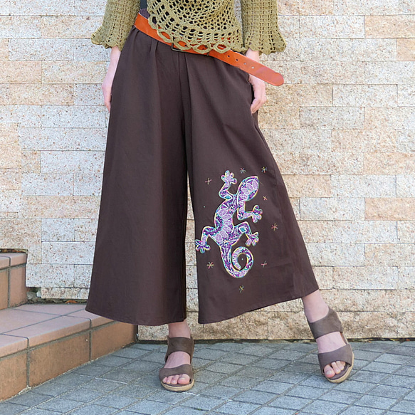 お値下げ＊キラキラ星刺繍＆とかげパッチワーク＊ワイドパンツ 