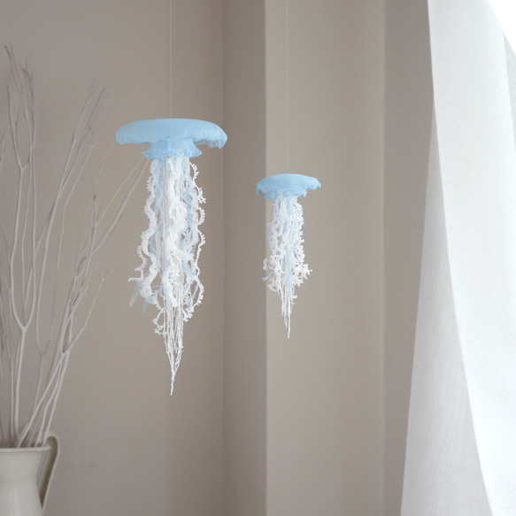 クラゲのモビール [ size:M / Blue ] (1pc) ｜北欧 インテリア 雑貨 アート 3枚目の画像